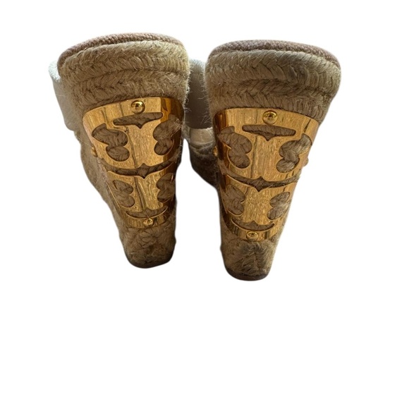 TORY BURCH Kristen Wedge Sandals Women 8 Espadrille Slip On Heels Gold Logo - Picture 2 of 4